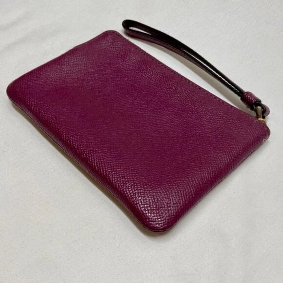 Coach Women's Small Corner Zip Wristlet Pouch Wallet Purse Purple Plum GUC - Picture 5 of 15